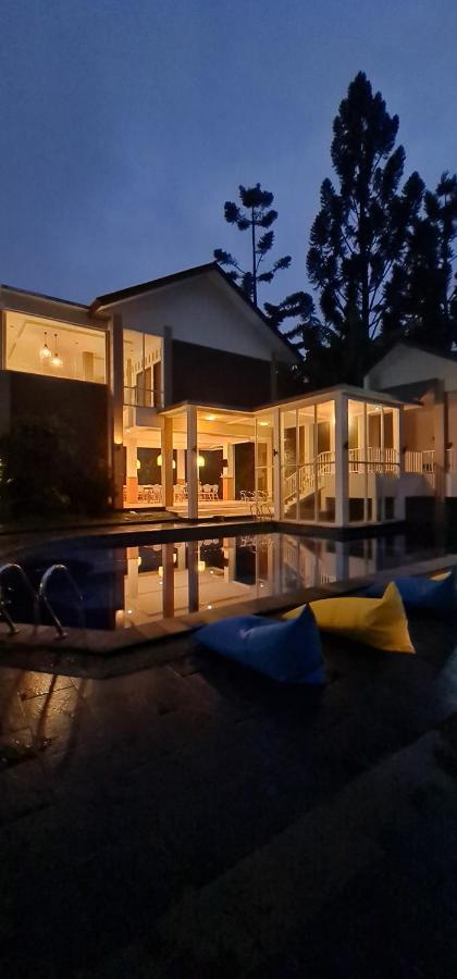 Villa Aurora Cisarua Ngoại thất bức ảnh