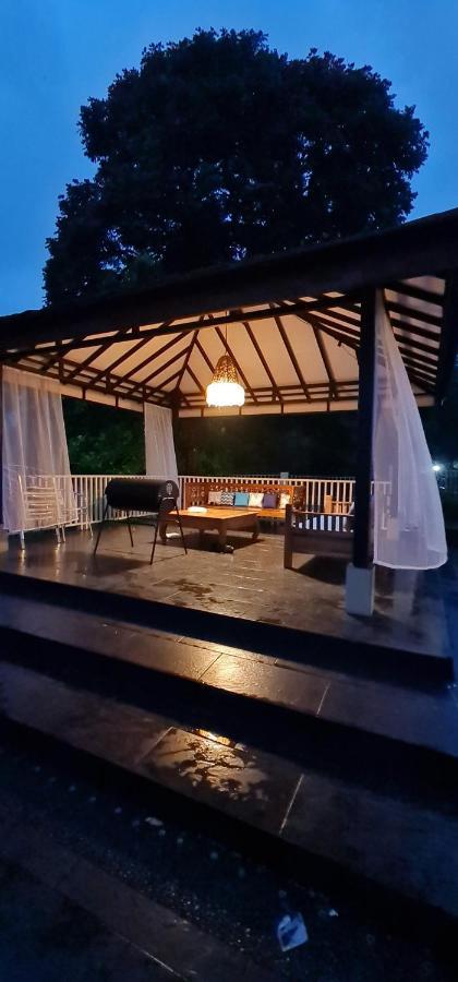 Villa Aurora Cisarua Ngoại thất bức ảnh