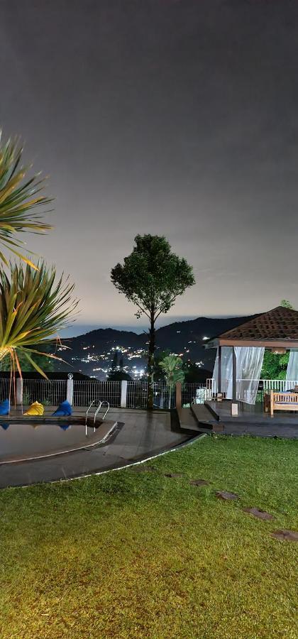 Villa Aurora Cisarua Ngoại thất bức ảnh