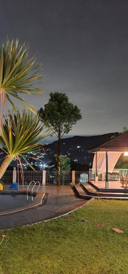 Villa Aurora Cisarua Ngoại thất bức ảnh
